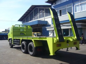 SL Hino Tronton 3